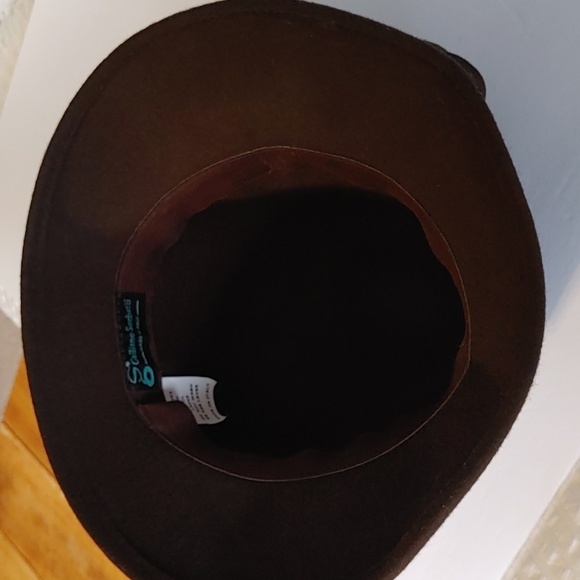 Made in Italy Wool Bucket/Church Hat with Floral Detail - Picture 10 of 11